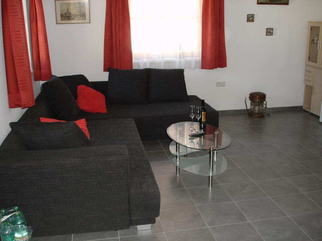 Haus Telisia Apartment Klosterle am Arlberg ห้อง รูปภาพ